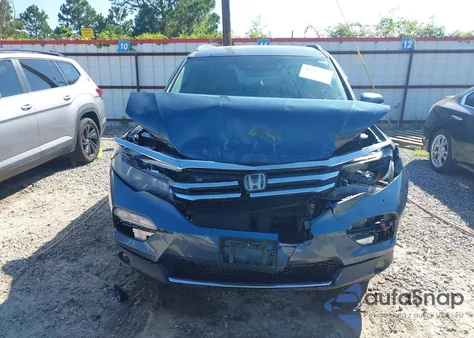 2018 Honda Pilot Touring z USA, uszkodzony, nr VIN 5FNYF5H92JB015751